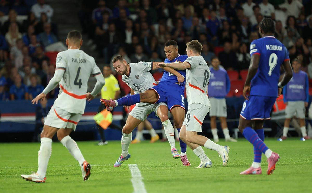 球迷态度：世界杯抽签即将开始！会有怎样的分组出现？