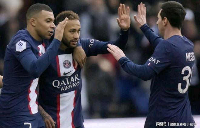 图片报：多特高层现在目标是联赛亚军、欧冠联赛阶段前八晋级（《图片报》：多特高层将目标锁定为联赛亚军、欧冠打进八强）