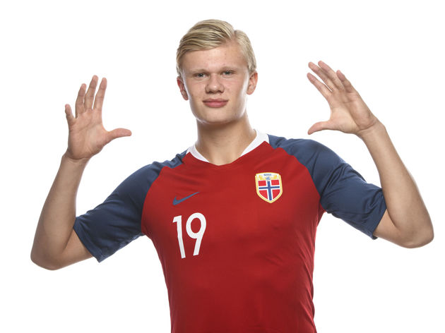 马术三项赛的荣耀，离不开人马之间的默契共生。广东队骑手们与战马的故事，成为赛场外最动人的篇章。