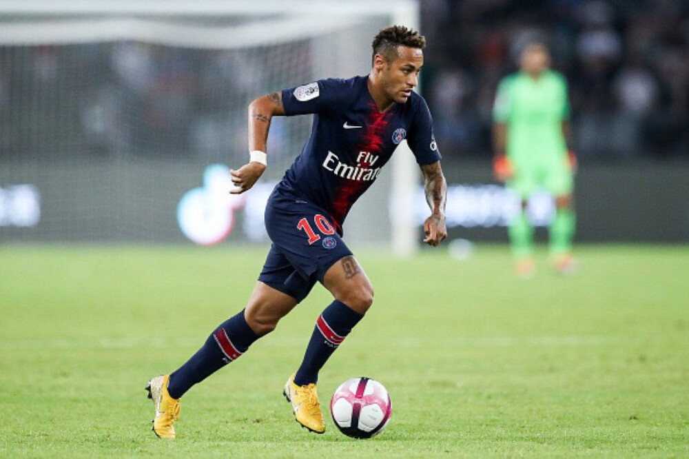 英超半场：梅里诺破门，莫斯克拉伤退，阿森纳1-0布伦特福德（英超半场战报：梅里诺建功，莫斯克拉伤退，阿森纳暂1-0布伦特福德）