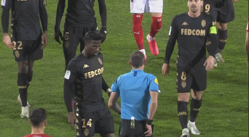 记者：曼联中意格伊但不会在1月追逐，因为无法保证欧冠资格（记者：曼联看中格伊，但因无法确保欧冠资格，1月不会出手）