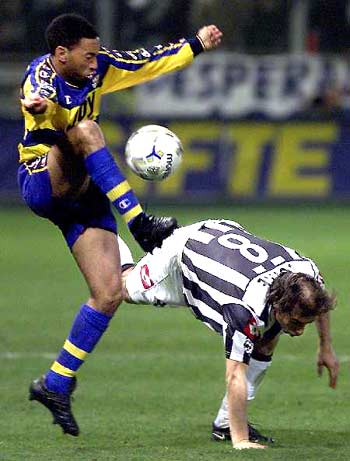 格策再遇弗里克，欧冠对决引回忆